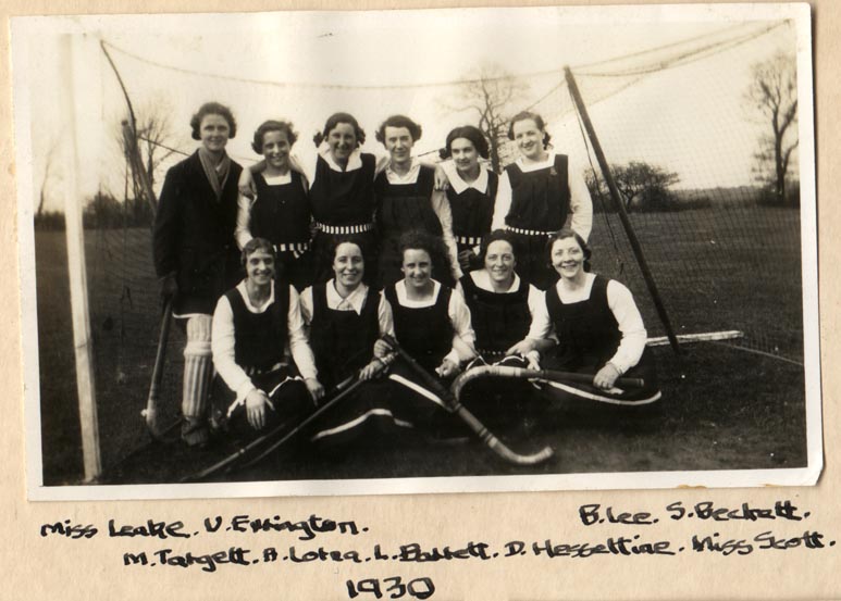 ladies hockey team 1930